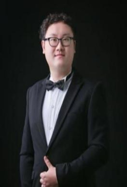 闫熙 · 写春秋管理咨询原世界500强区域总经理 · 原华为大学特聘金牌讲师